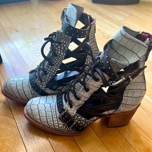 Freebird Cheyenne Boots White Croco - New